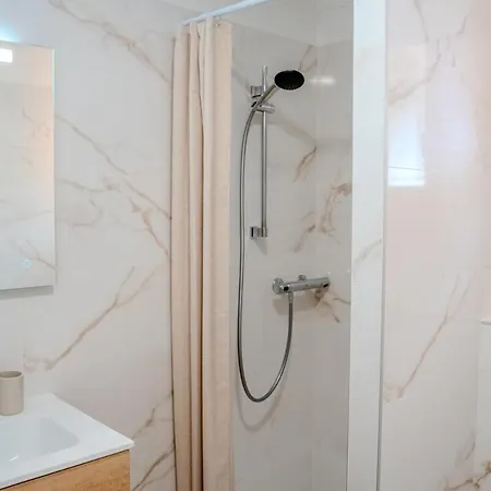 Villa Lou Tavan - Rénovée Avec Piscine&jacuzzi - 4