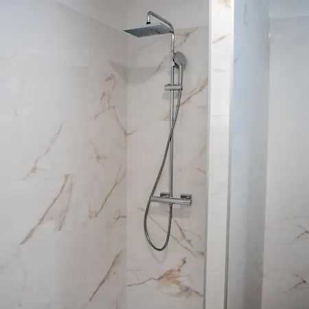 Lou Tavan - Rénovée Avec Piscine&jacuzzi - 4 Villa *